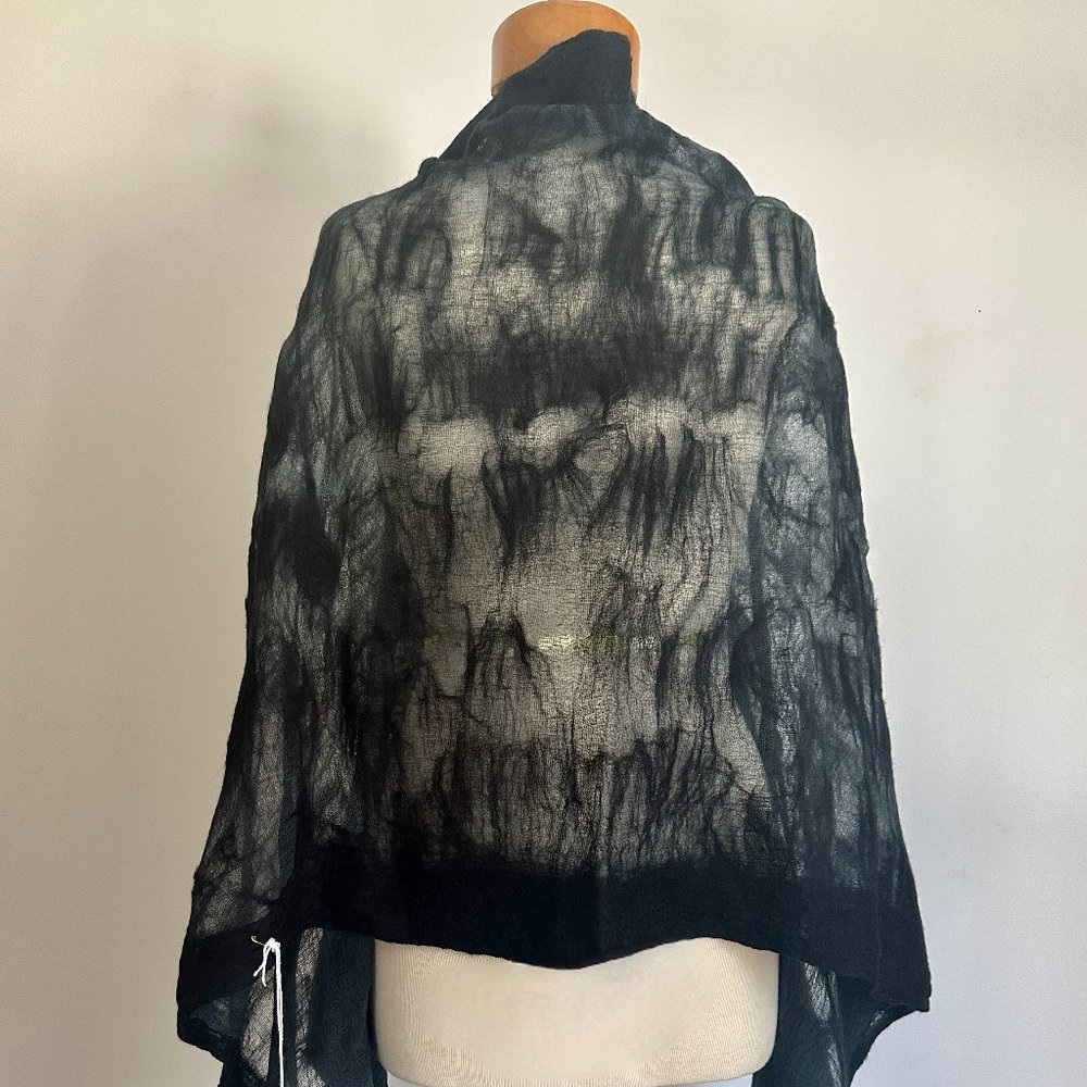 MARIPOSAS DEL ALMA BLACK/GRAY 100% MERINO WOOL HANDMADE EXCLUSIVE PIECE